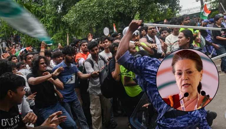 শিক্ষার্থীদের ‘দেশের শত্রু’ হিসেবে দেখছে মোদি সরকার: সোনিয়া গান্ধী